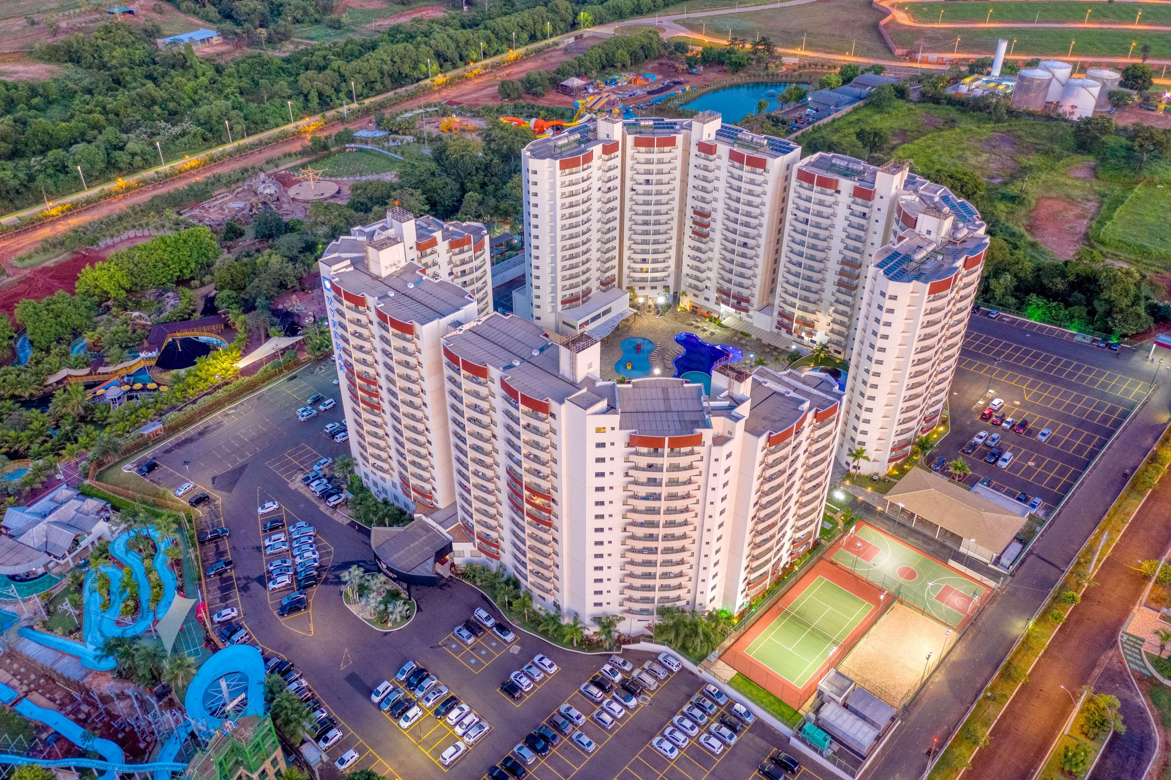 Wyndham Olimpia Royal Hotels Экстерьер фото Aerial view of the complex