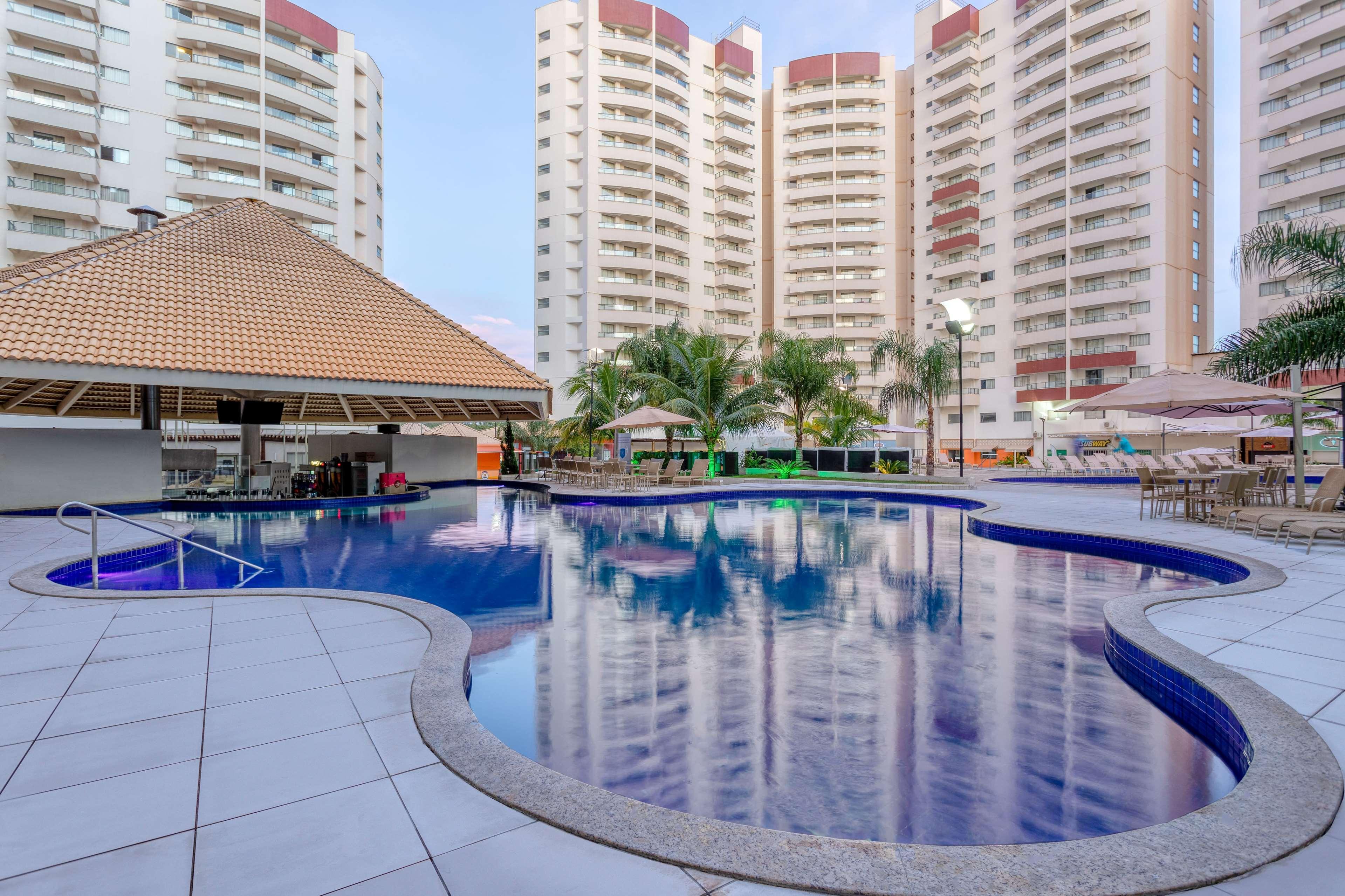 Wyndham Olimpia Royal Hotels Экстерьер фото The swimming pool at the hotel