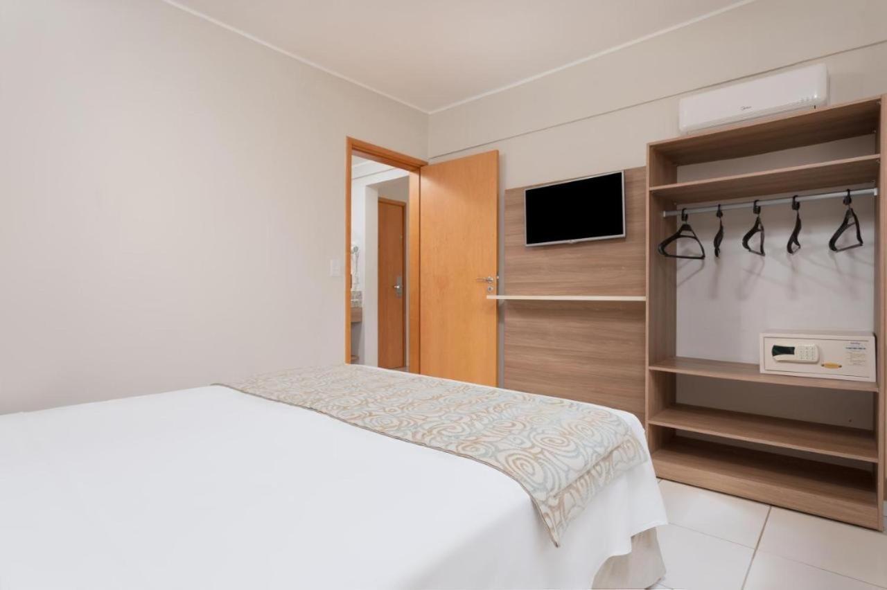 Wyndham Olimpia Royal Hotels Экстерьер фото A room at the hotel